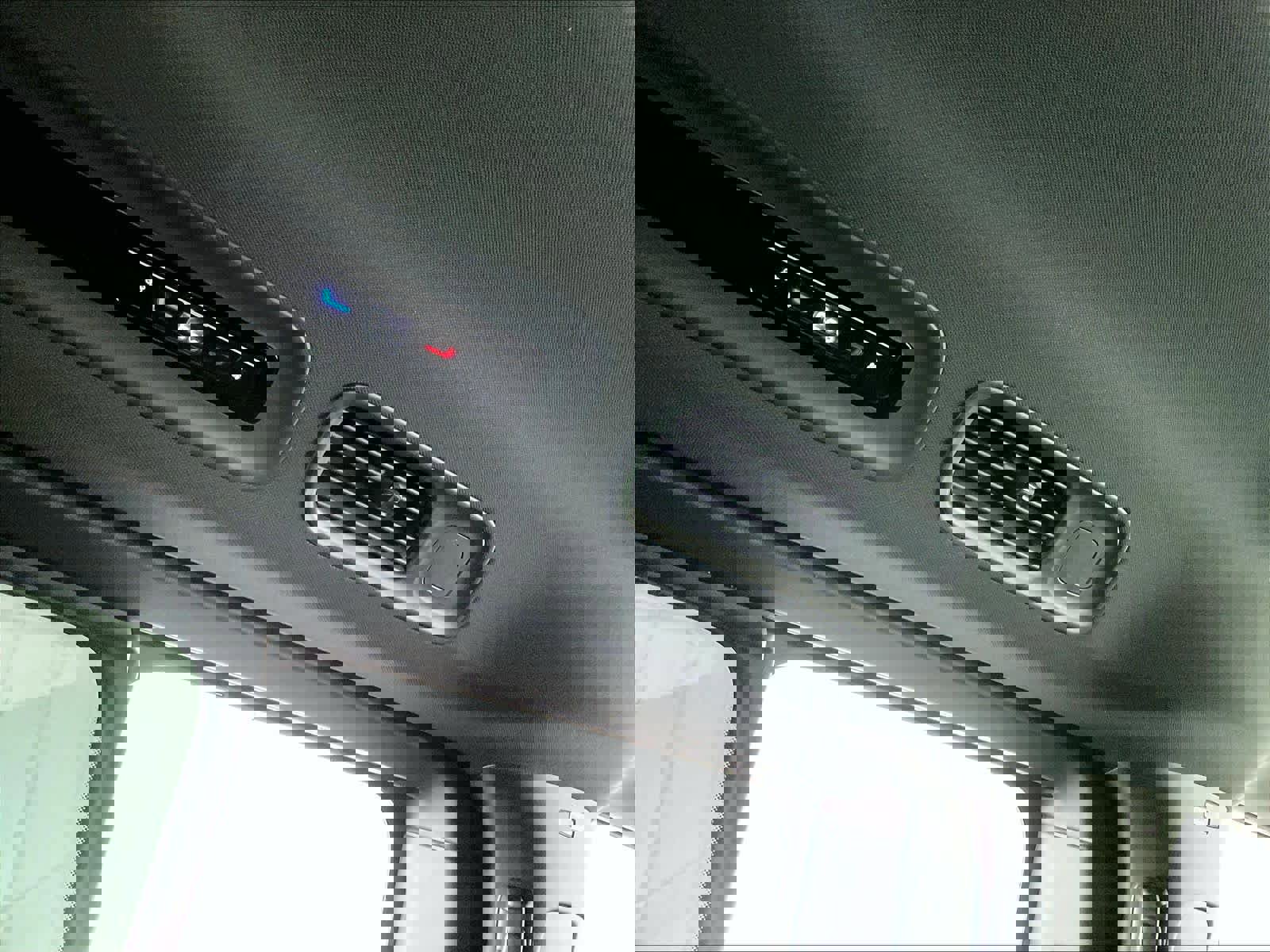 New 2025 Volkswagen ID. Buzz Pro S image 16