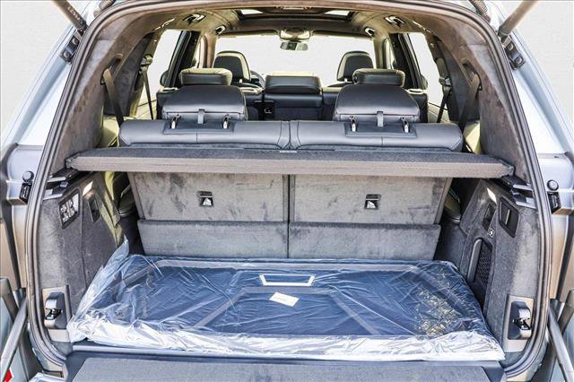 Used 2025 BMW X7 M60i w/ Executive Package image 24