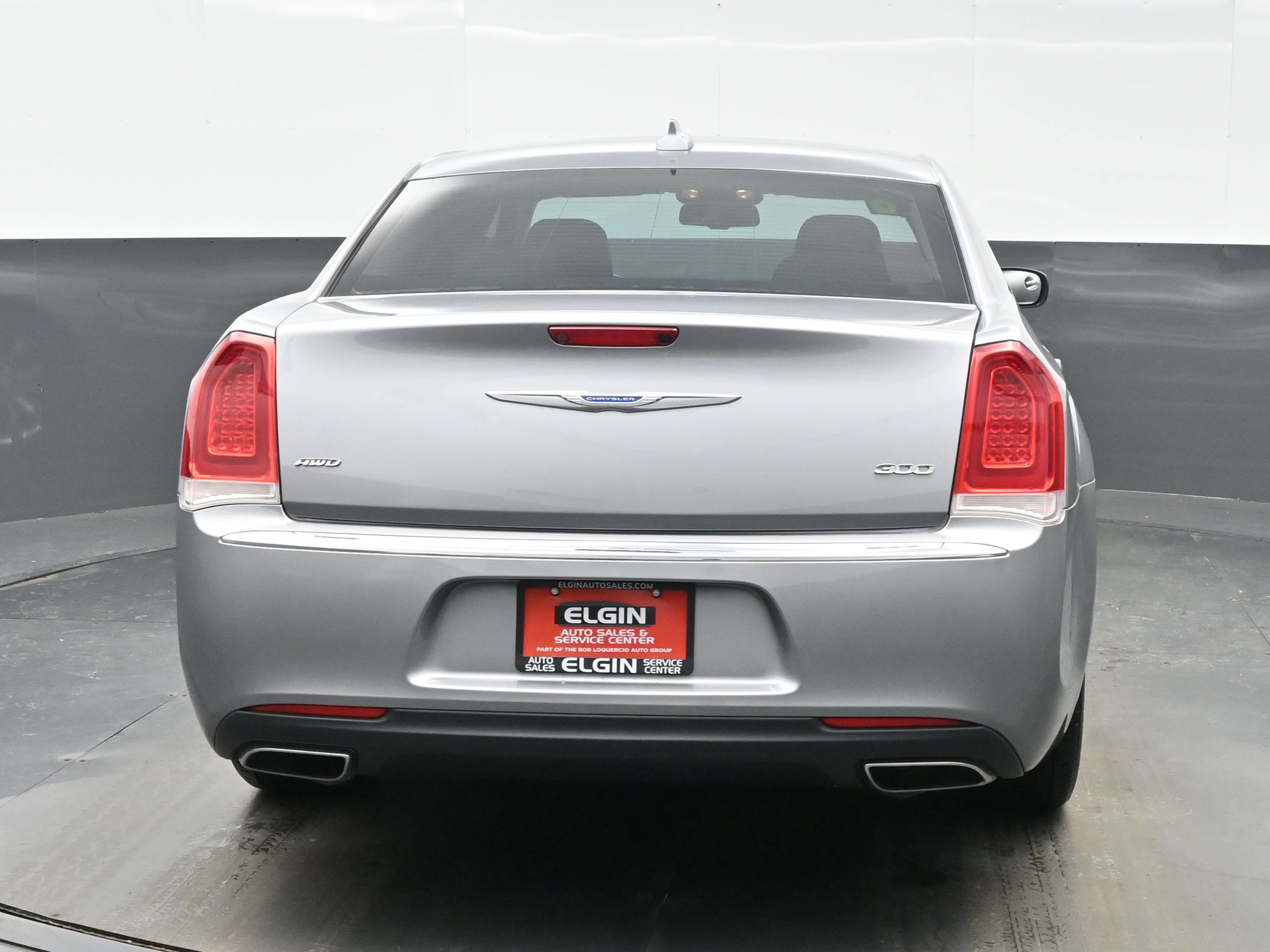 Used 2018 Chrysler 300 Touring image 5