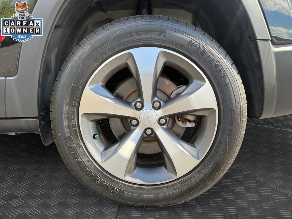 Used 2021 Jeep Cherokee Limited w/ Mopar Interior Package AWD/4WD image 20