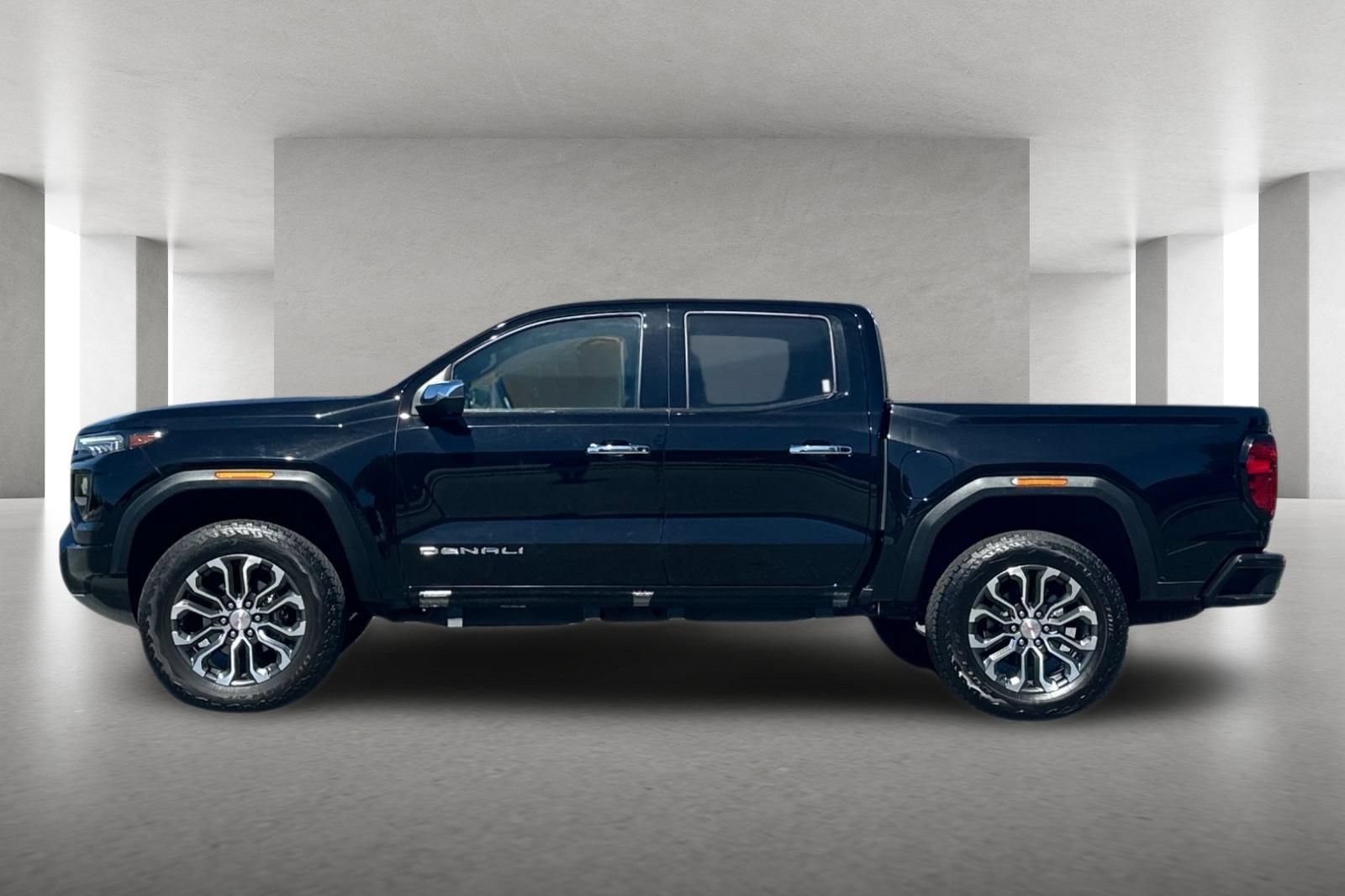 Used 2023 GMC Canyon Denali AWD/4WD image 7