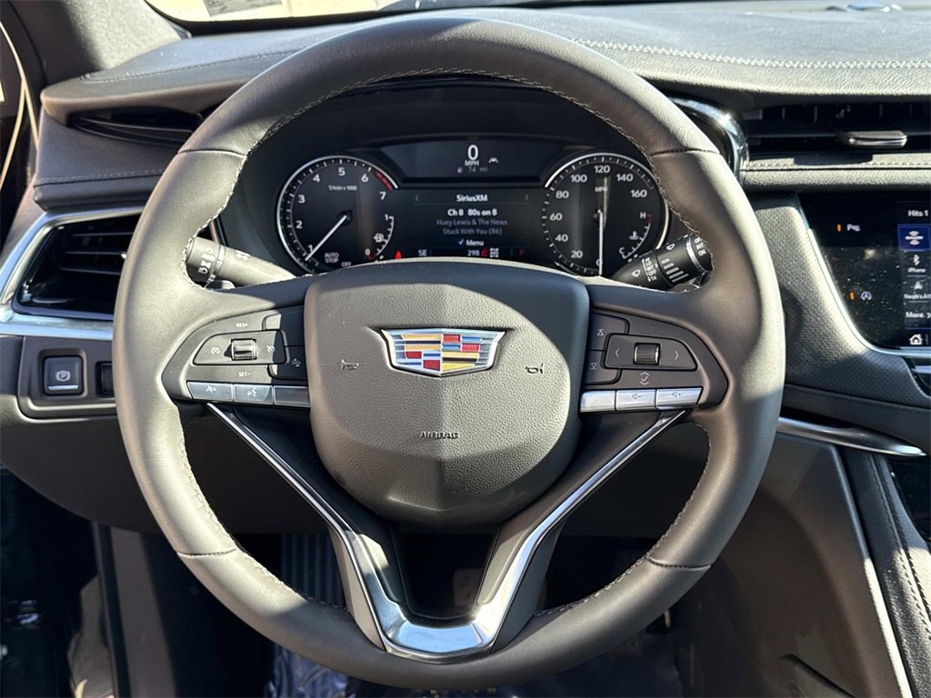 Used 2025 Cadillac XT6 Luxury image 21