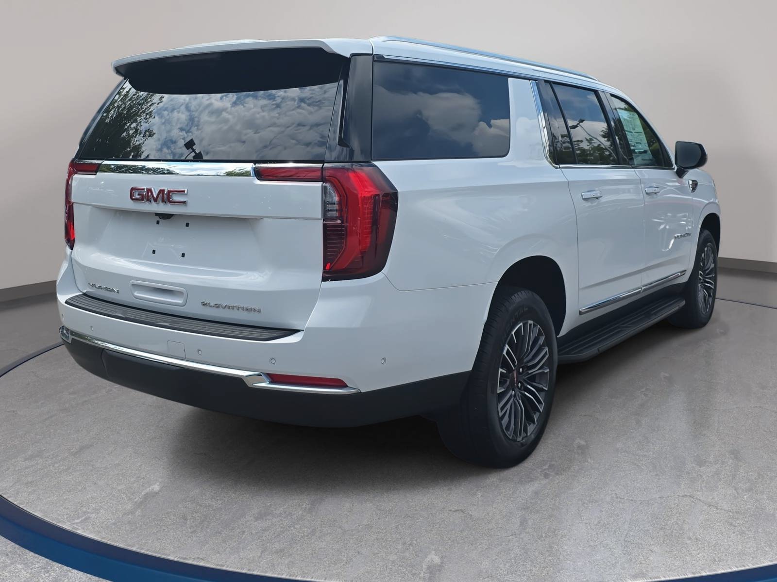 New 2026 GMC Yukon XL Elevation w/ LPO, Floor Liner Package AWD/4WD image 5