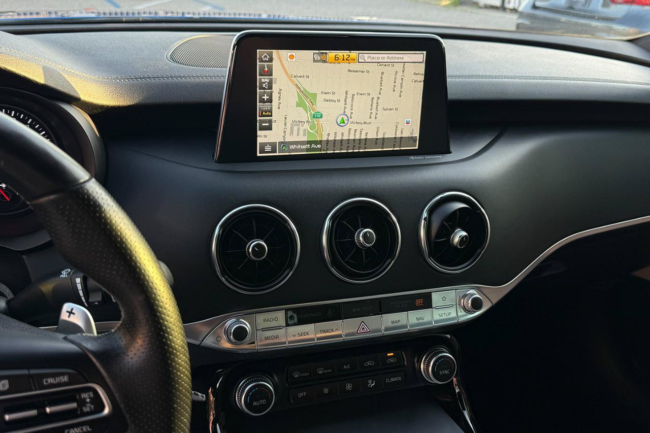 Used 2018 Kia Stinger GT2 AWD/4WD image 12