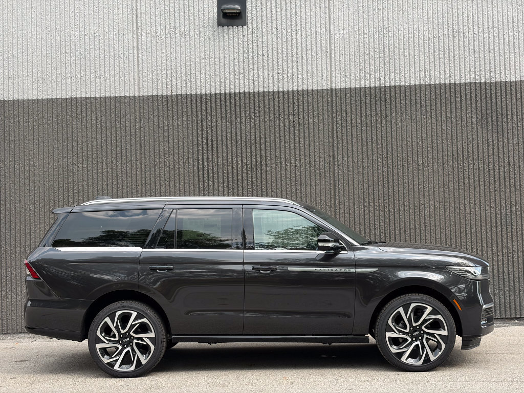 New 2027 Lincoln Navigator Reserve AWD/4WD image 8