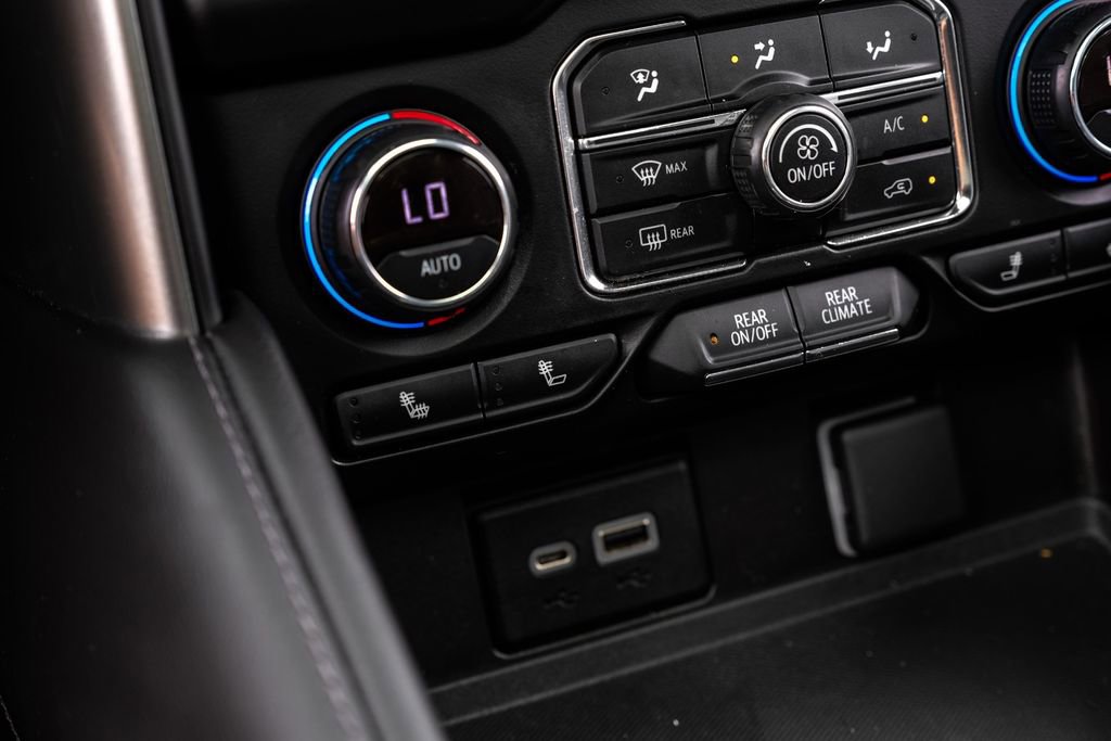 Used 2021 Chevrolet Suburban LT image 20