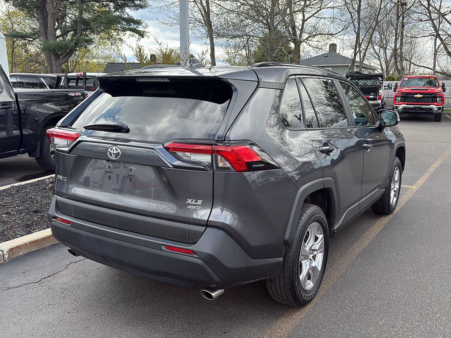 Used 2025 Toyota RAV4 XLE AWD/4WD image 6