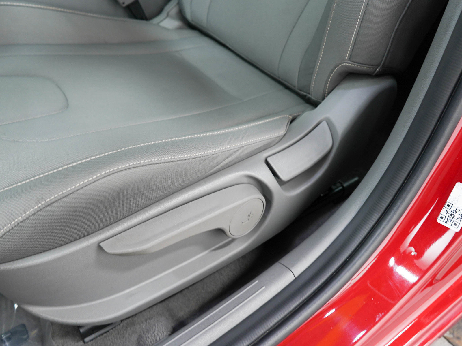 Used 2025 Hyundai Elantra SEL FWD image 22