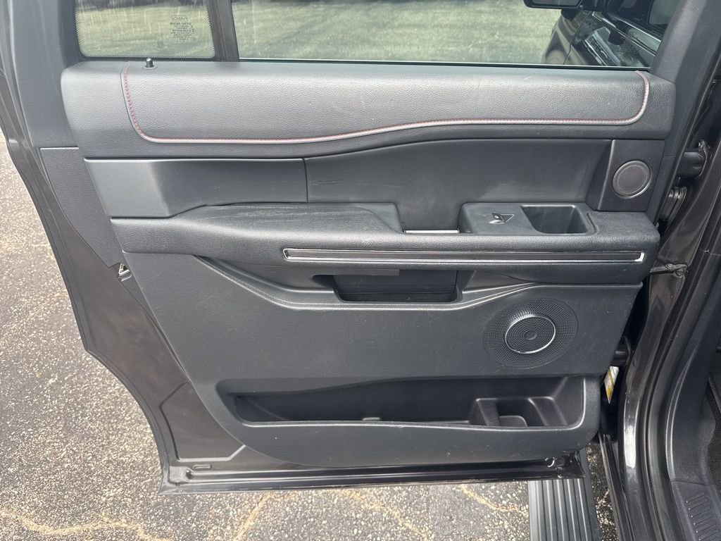 Used 2022 Ford Expedition Max Limited image 31