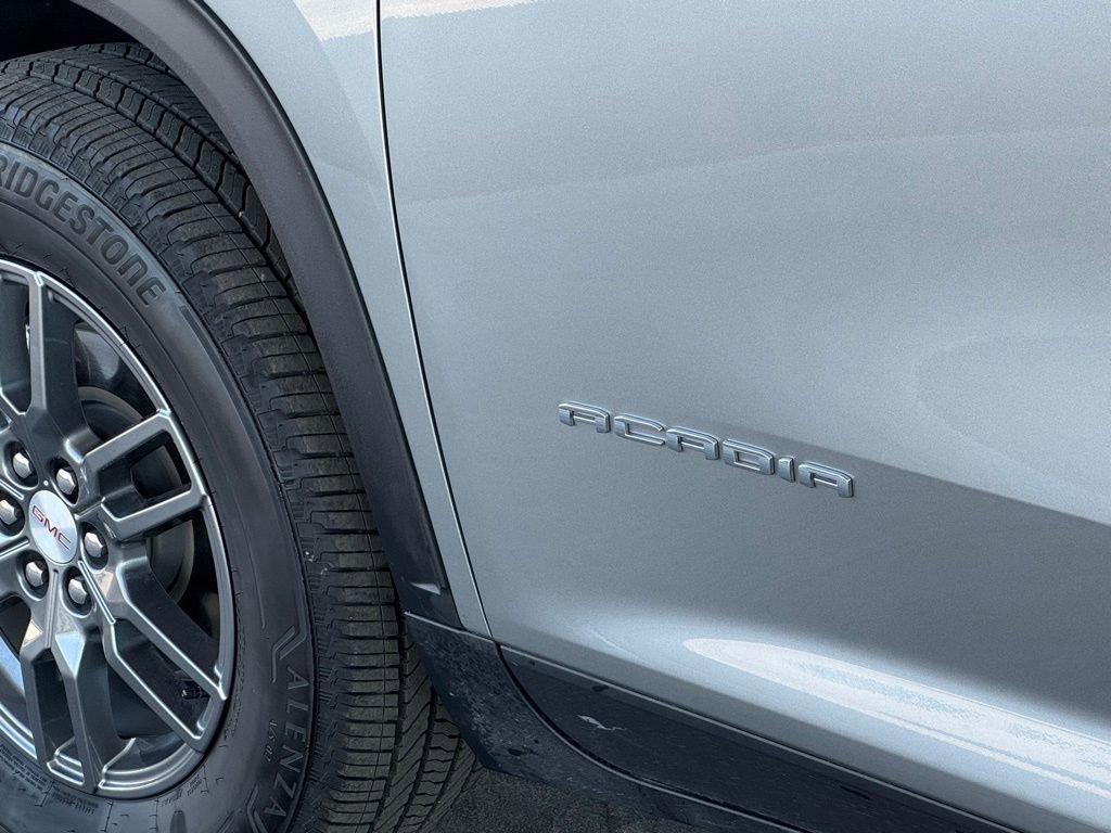 Used 2025 GMC Acadia Elevation image 5