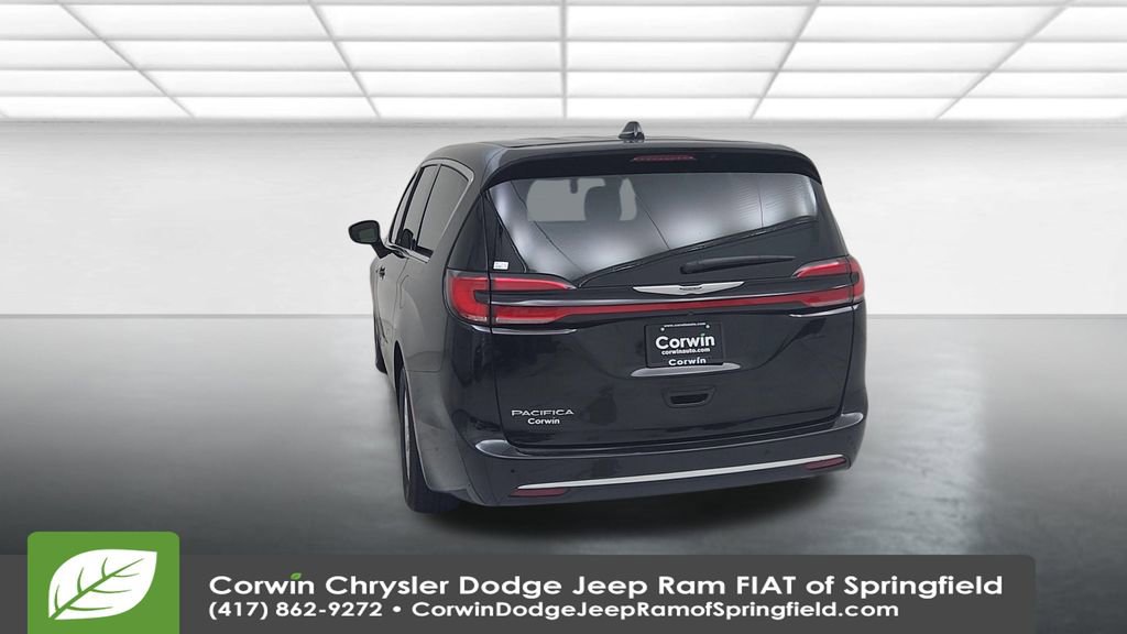 Certified 2024 Chrysler Pacifica Touring-L image 12