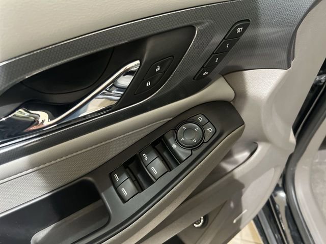 Used 2018 Chevrolet Traverse Premier w/ Driver Confidence II Package image 21