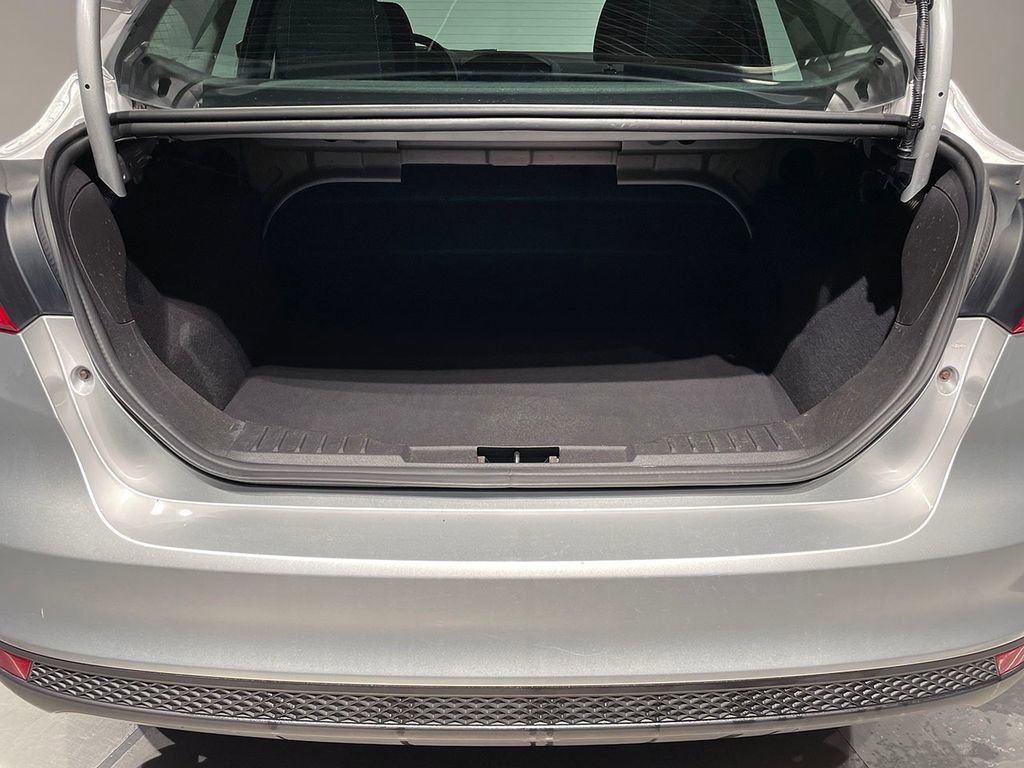 Used 2017 Ford Focus SE image 5