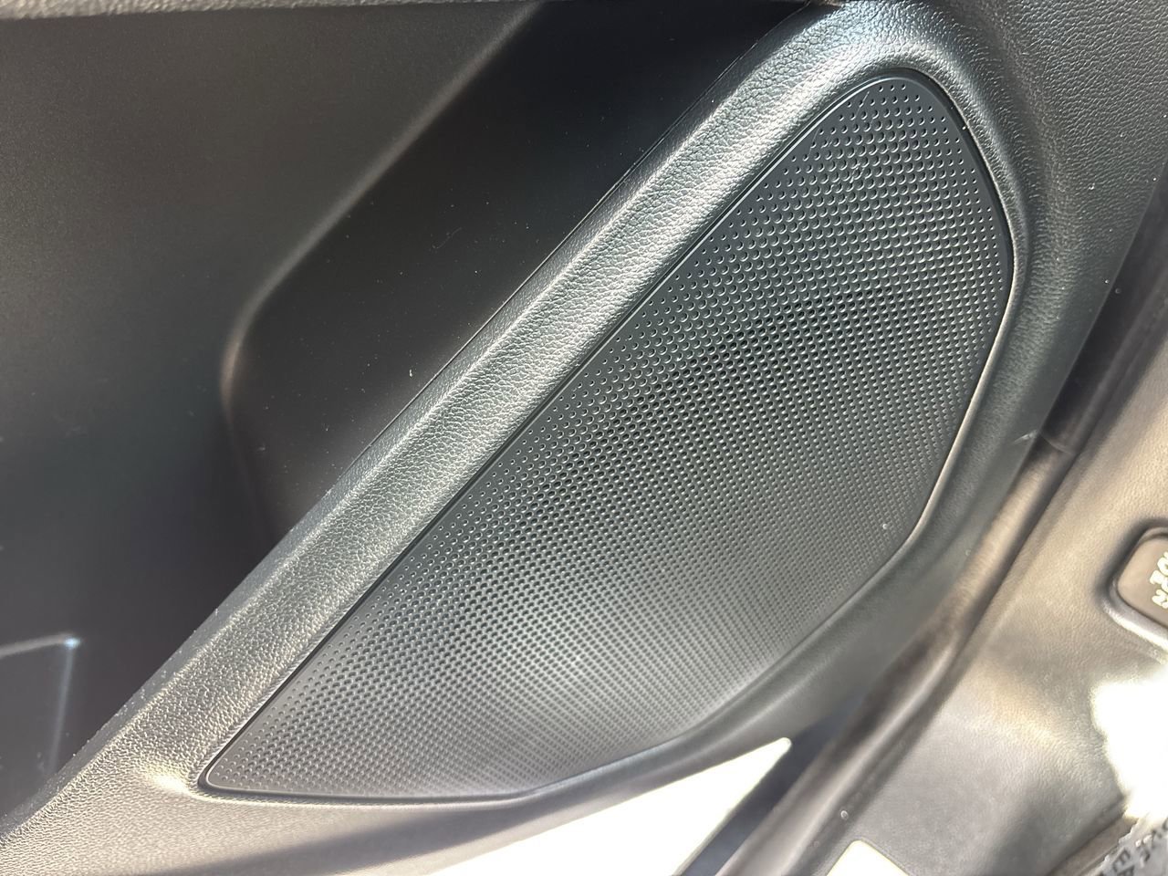 Certified 2023 Ford Explorer ST-Line w/ Class IV Trailer Tow Package image 21