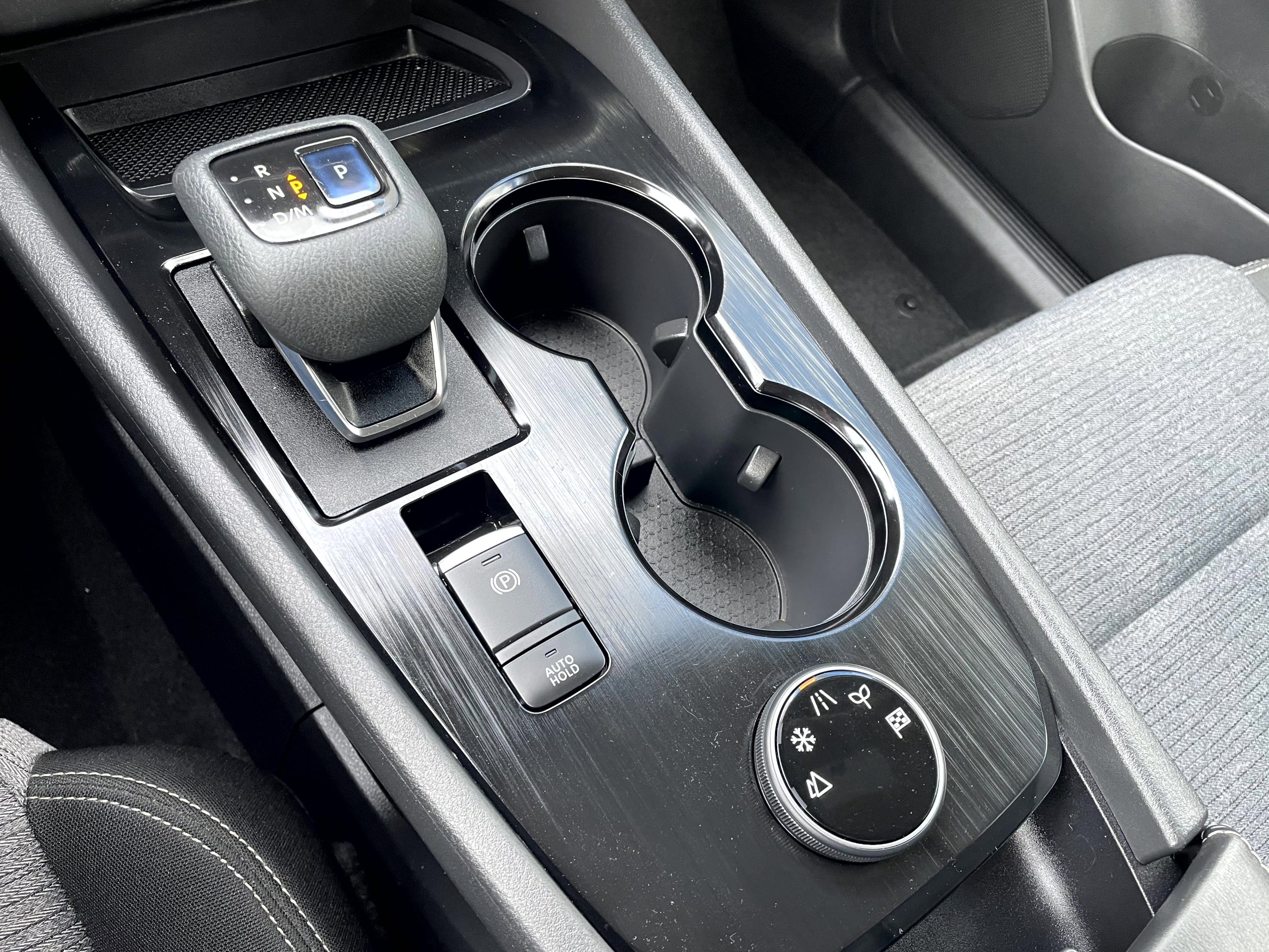 Used 2022 Nissan Rogue SV image 18