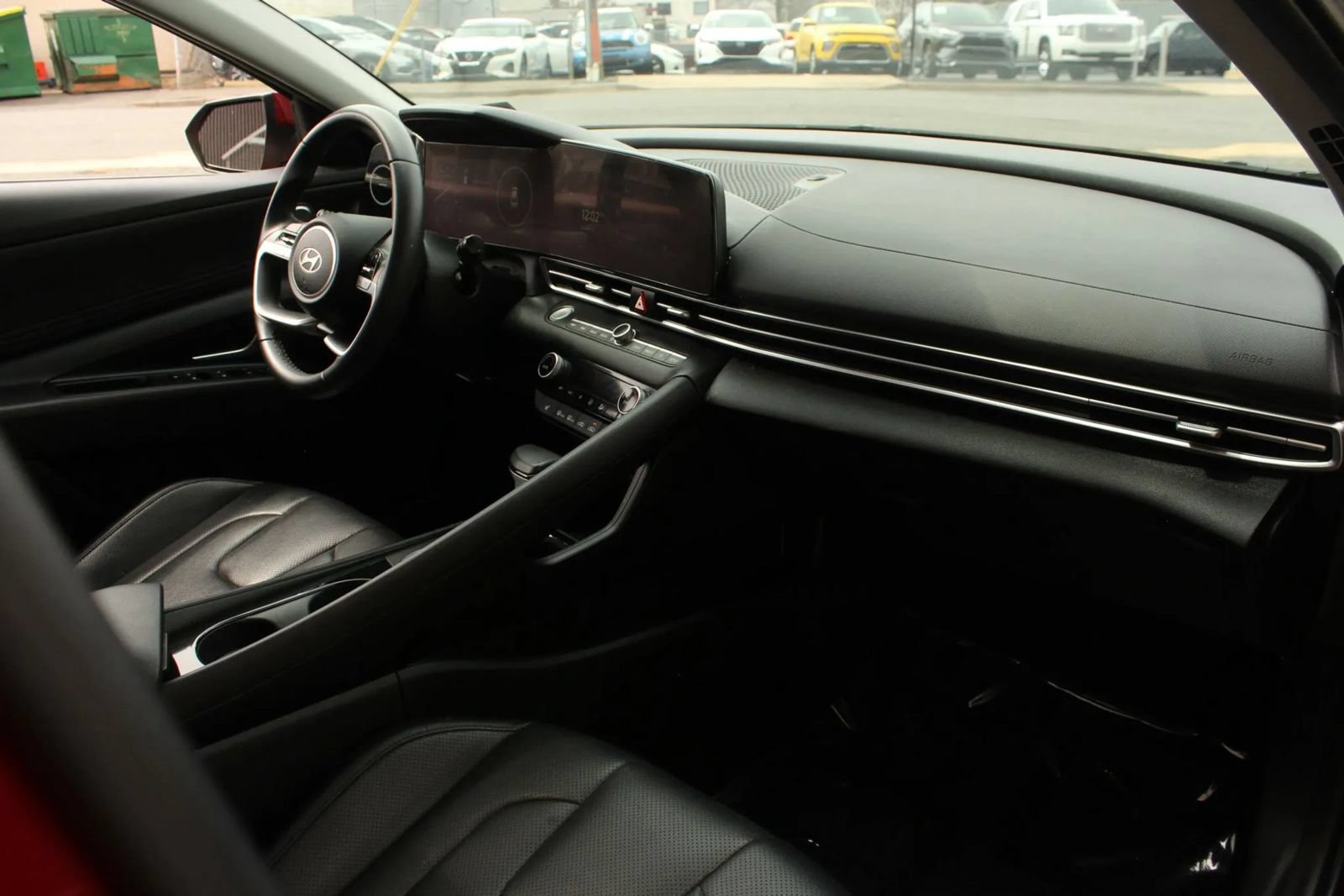 Used 2025 Hyundai Elantra Limited FWD image 23