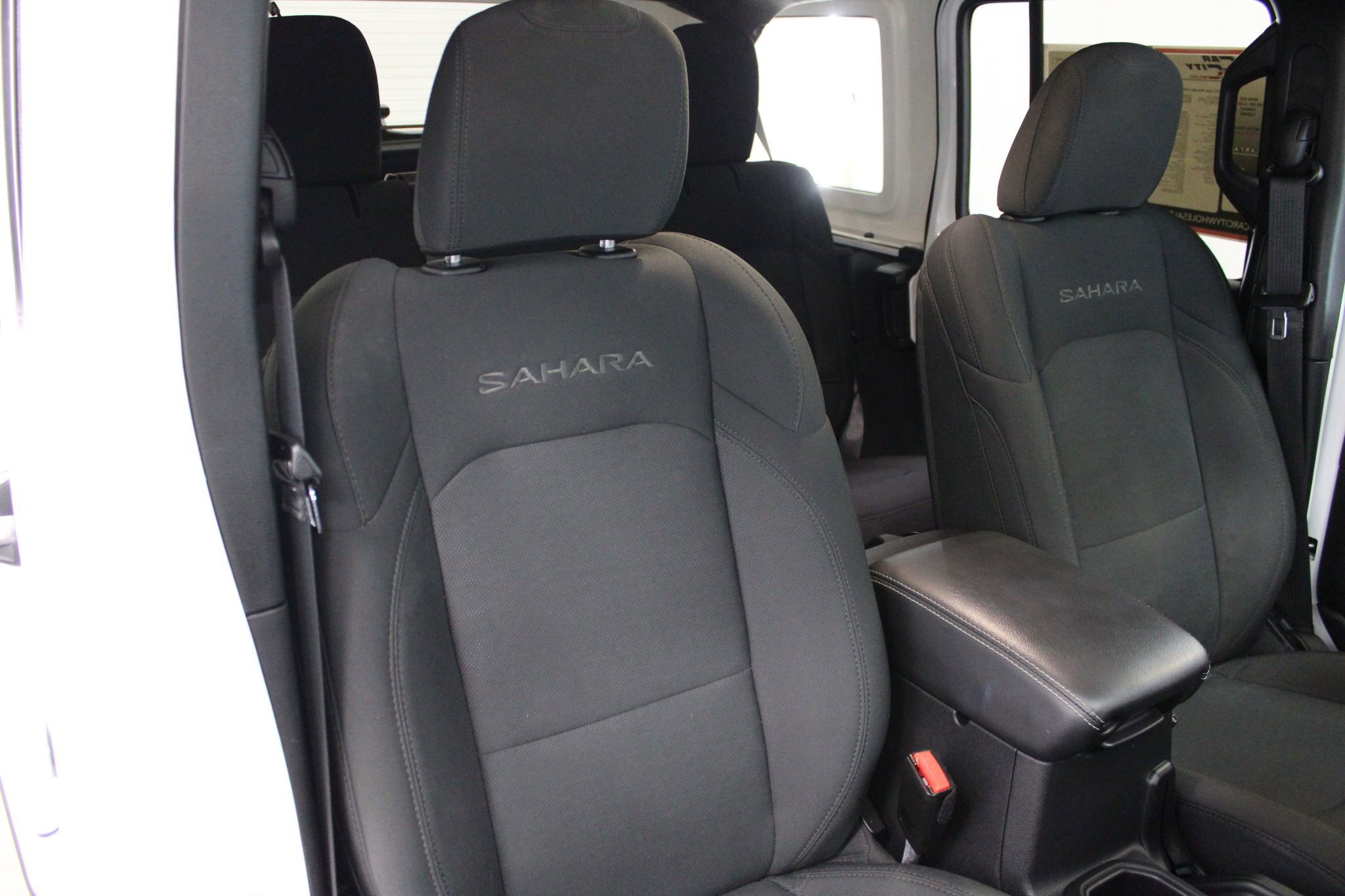 Used 2021 Jeep Wrangler Unlimited Sahara w/ Dual Top Group image 29