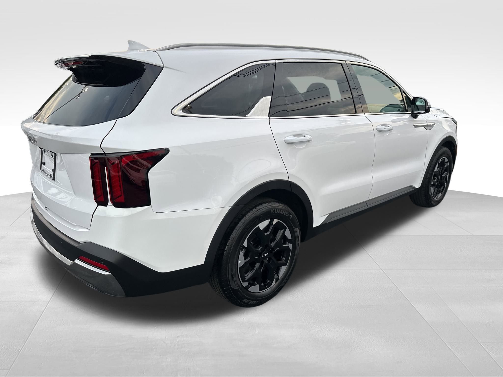 Used 2024 Kia Sorento S image 6