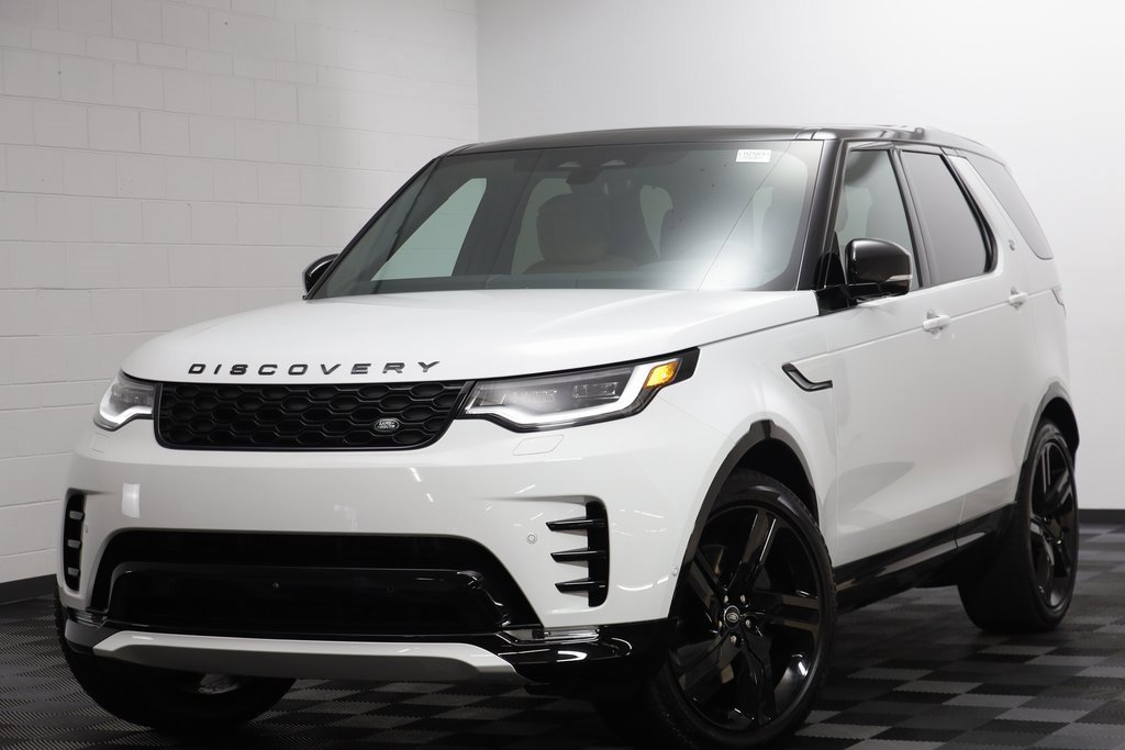 New 2025 Land Rover Discovery Dynamic SE