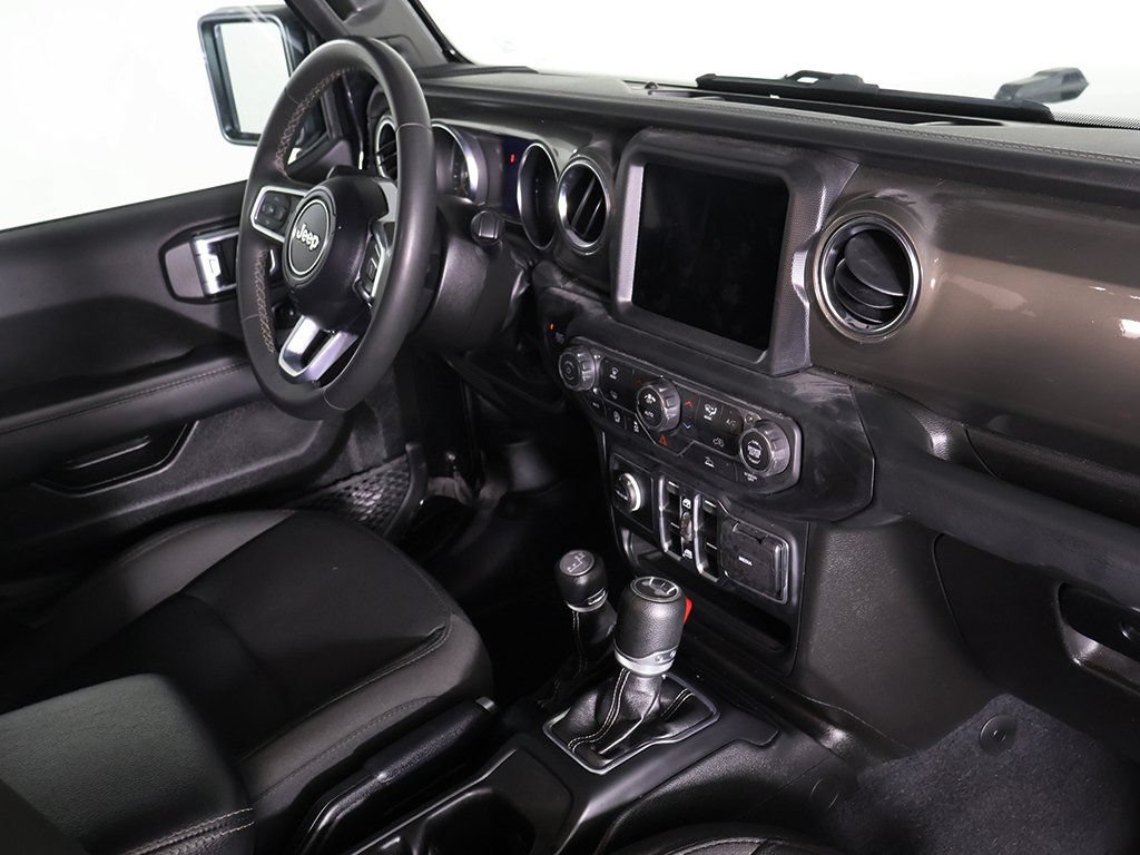 Used 2023 Jeep Wrangler Unlimited Sahara AWD/4WD image 23