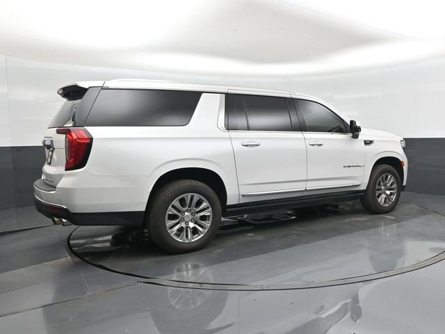 Used 2022 GMC Yukon XL Denali AWD/4WD image 4