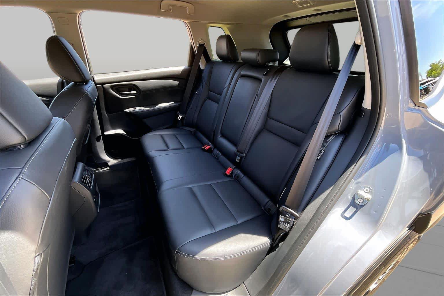 Certified 2025 Nissan Rogue SL AWD/4WD image 17