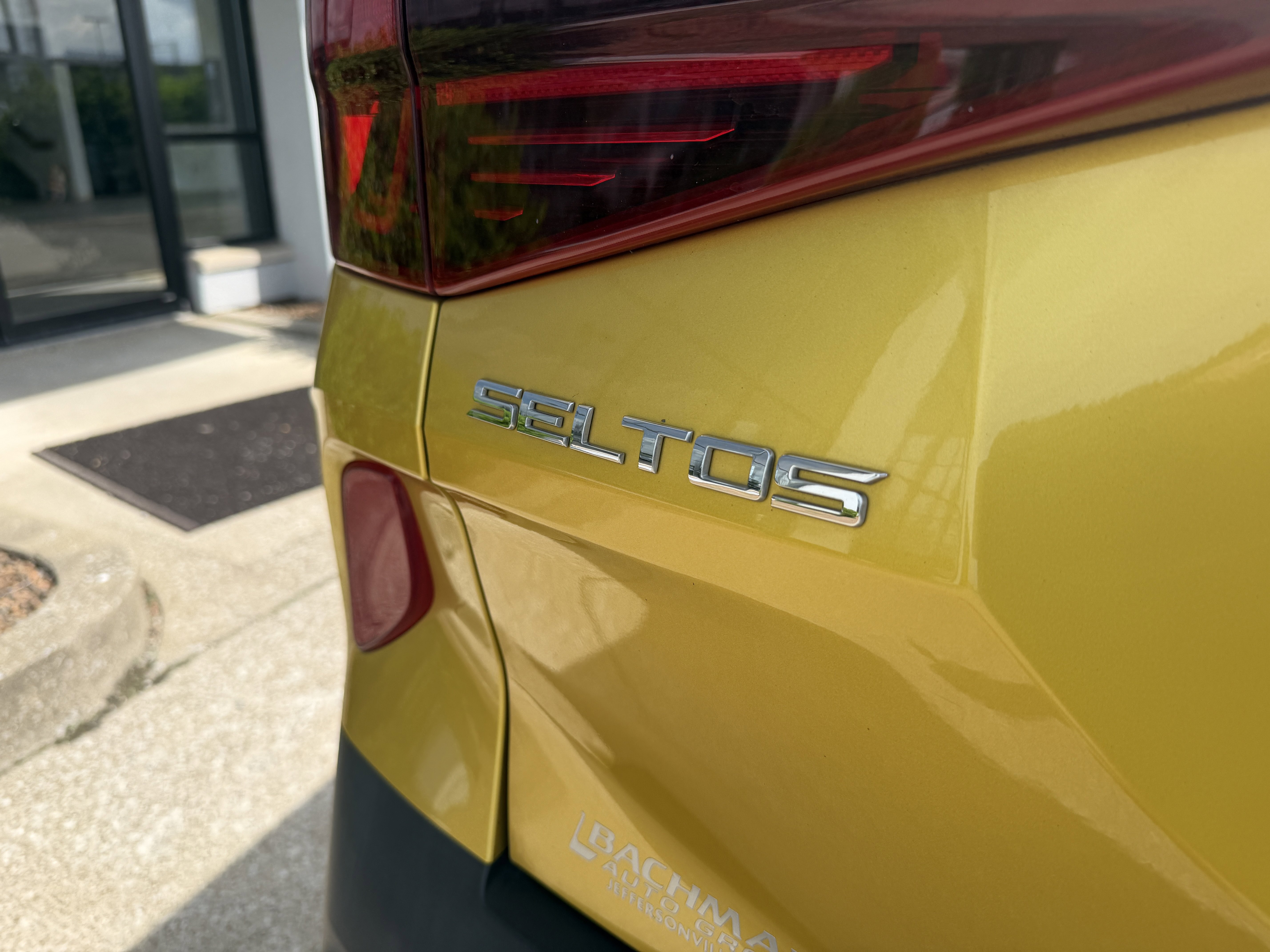 Used 2021 Kia Seltos SX w/ SX Sunroof Package AWD/4WD image 10