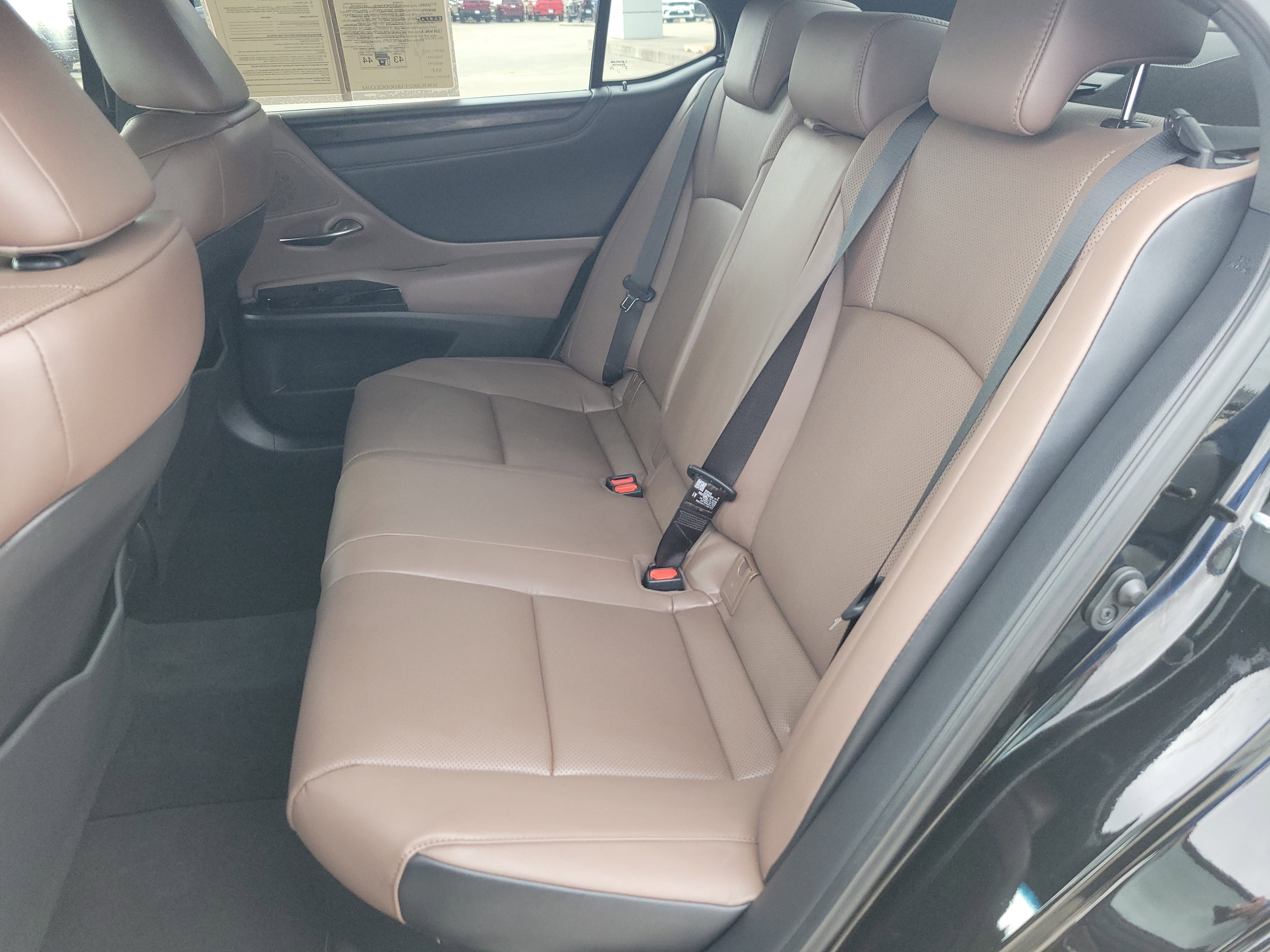 Used 2025 Lexus ES 300h 4DR FWD image 16