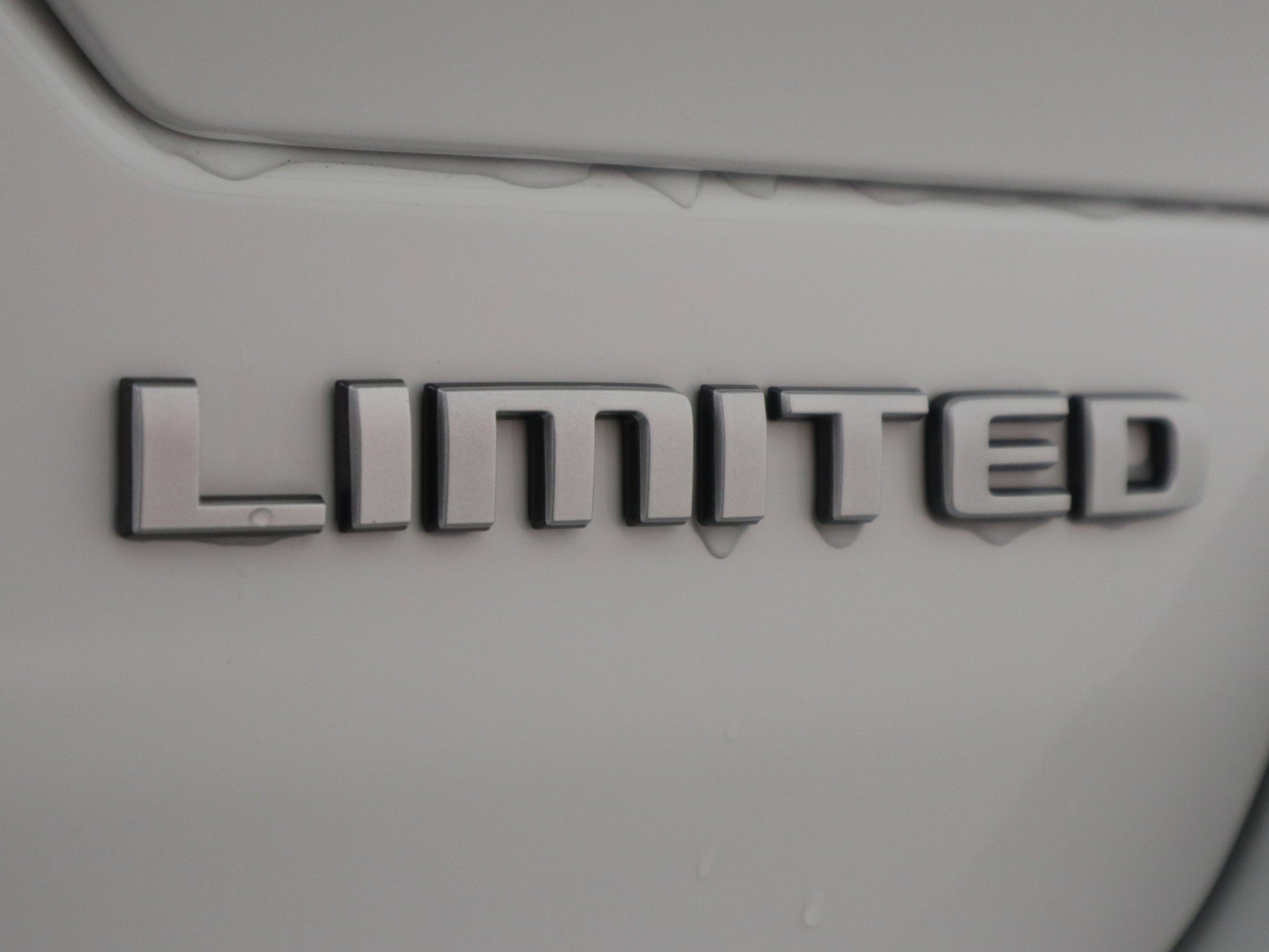 New 2026 Jeep Grand Cherokee Limited w/ Luxury Tech Group II AWD/4WD image 37
