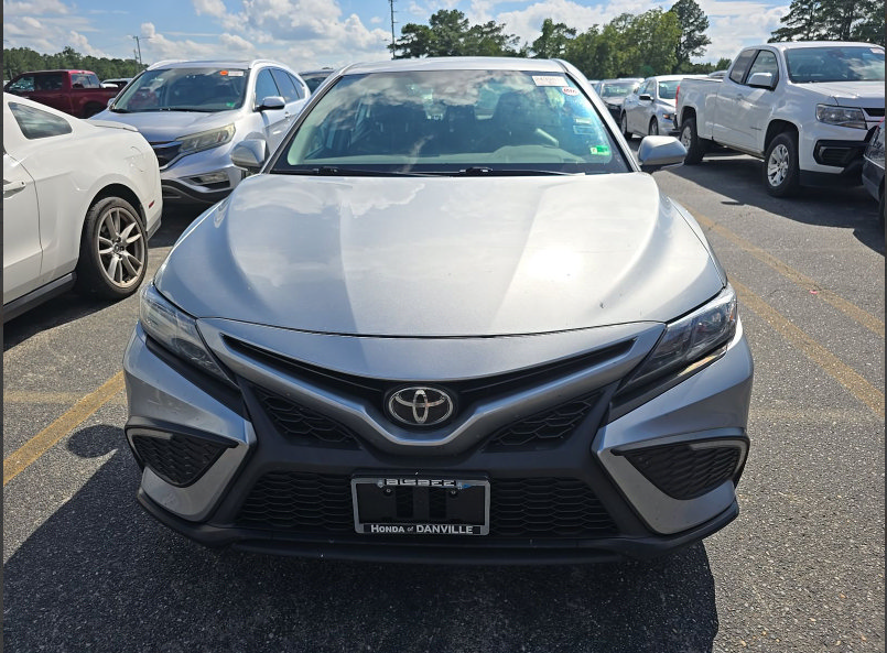 Used 2023 Toyota Camry SE FWD image 6