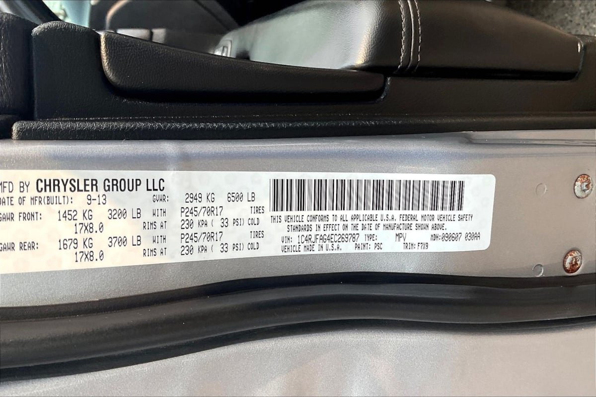 Used 2014 Jeep Grand Cherokee Laredo AWD/4WD image 18