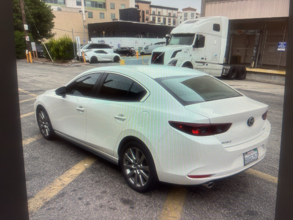 Used 2021 MAZDA MAZDA3 s FWD image 2