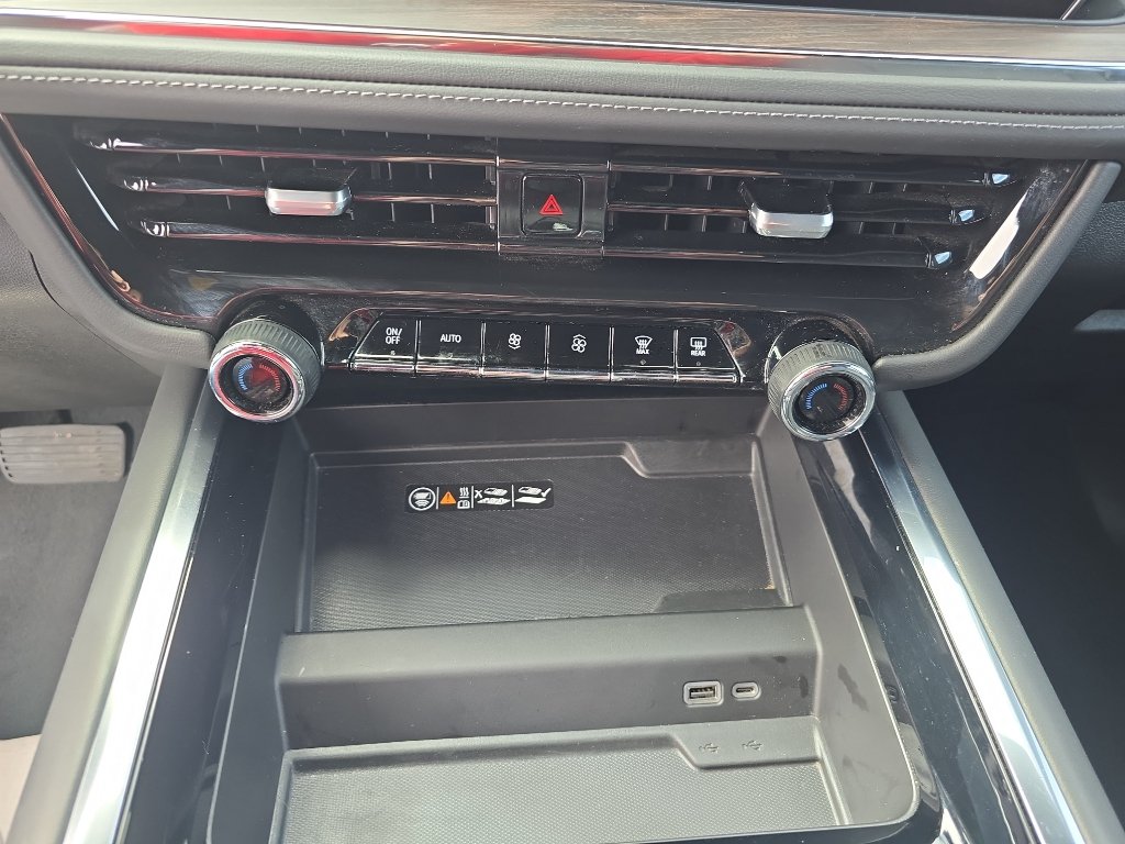 Certified 2025 Chevrolet Suburban Z71 AWD/4WD image 17