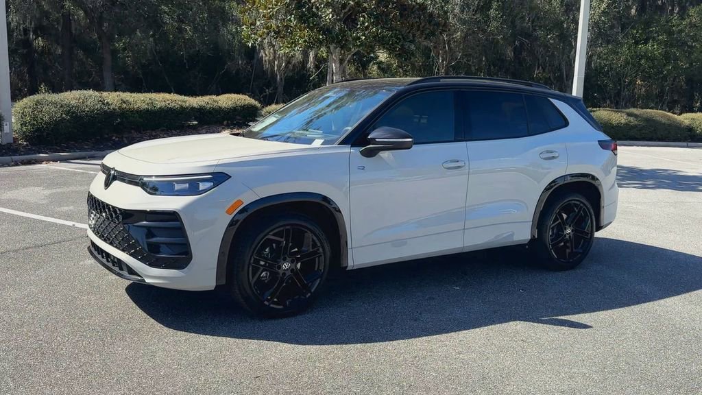 New 2026 Volkswagen Tiguan SE R-Line image 4