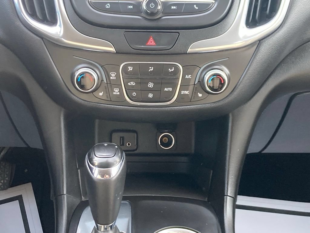 Used 2018 Chevrolet Equinox LT FWD image 12