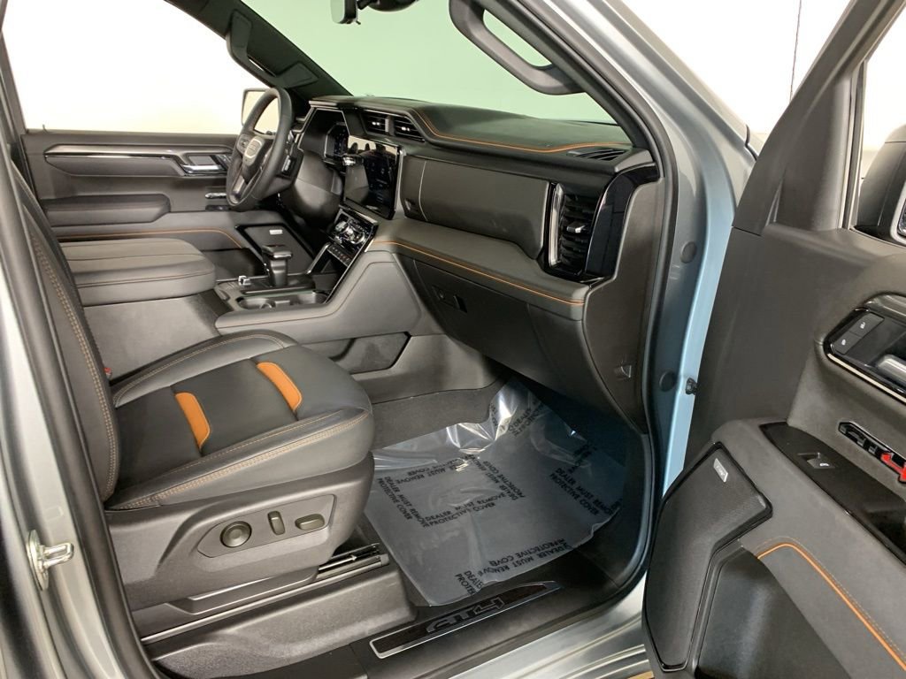 Used 2025 GMC Sierra 1500 AT4 w/ AT4 Premium Package AWD/4WD image 41