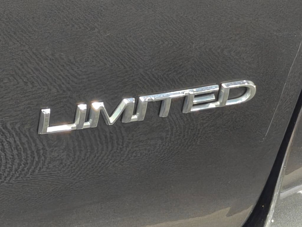 Used 2017 Chrysler Pacifica Limited FWD image 86