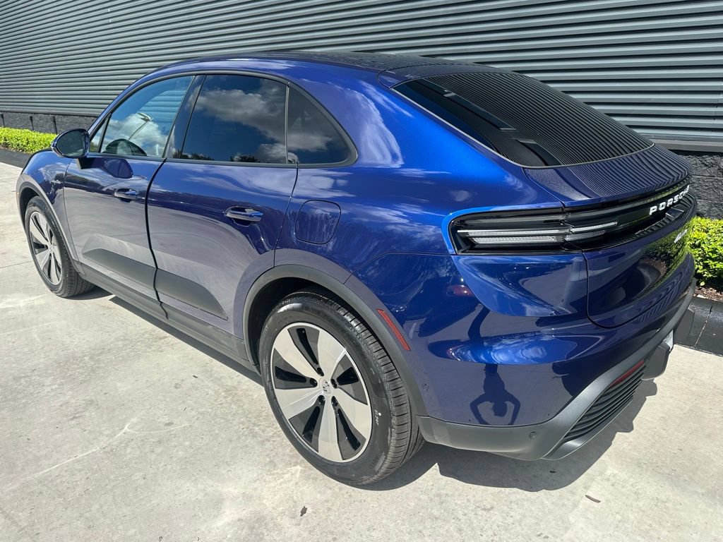 Used 2026 Porsche Macan Electric RWD image 3