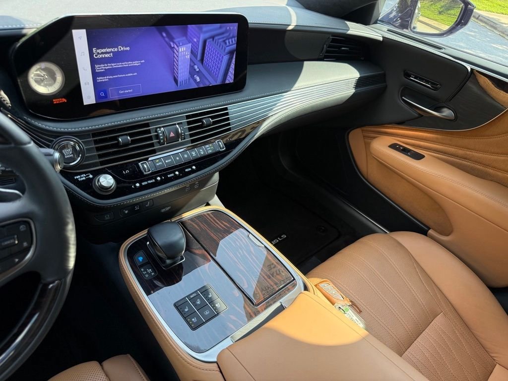 Certified 2024 Lexus LS 500 w/ Luxury Package RWD image 33