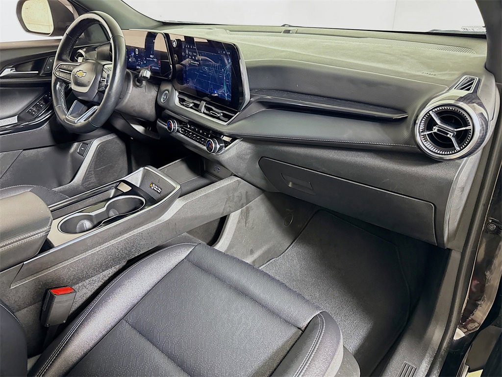 Used 2025 Chevrolet Equinox LT w/ Convenience Package II image 27