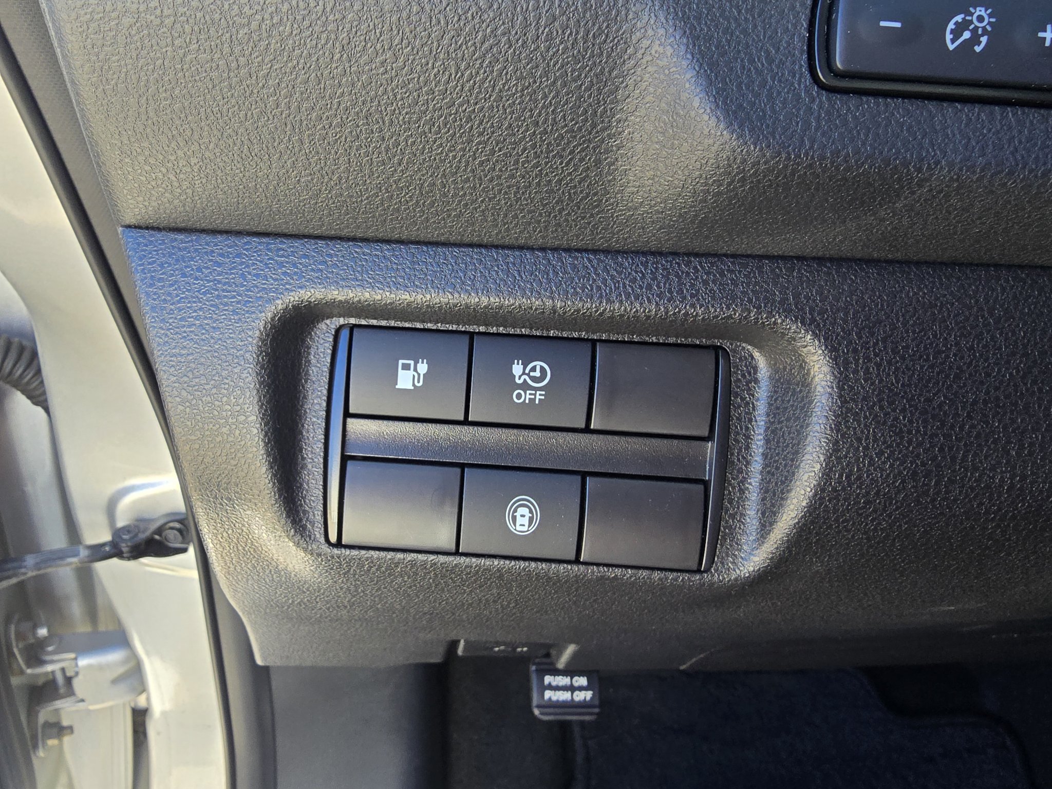 Used 2025 Nissan Leaf S FWD image 19