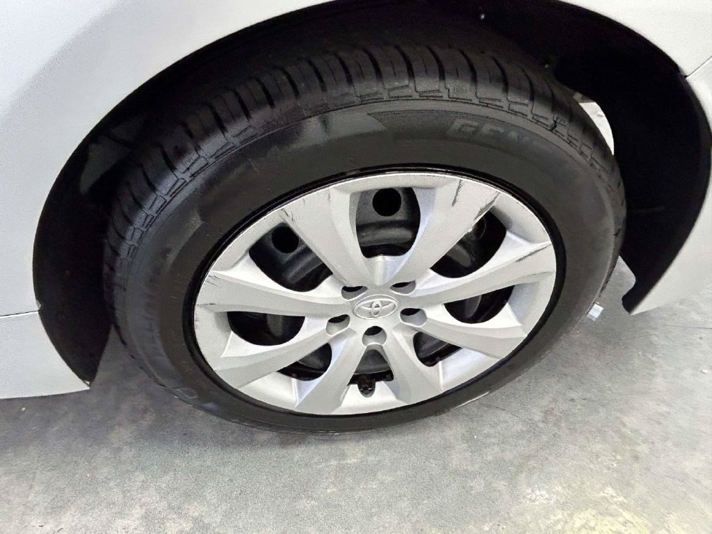 Certified 2025 Toyota Corolla LE FWD image 9