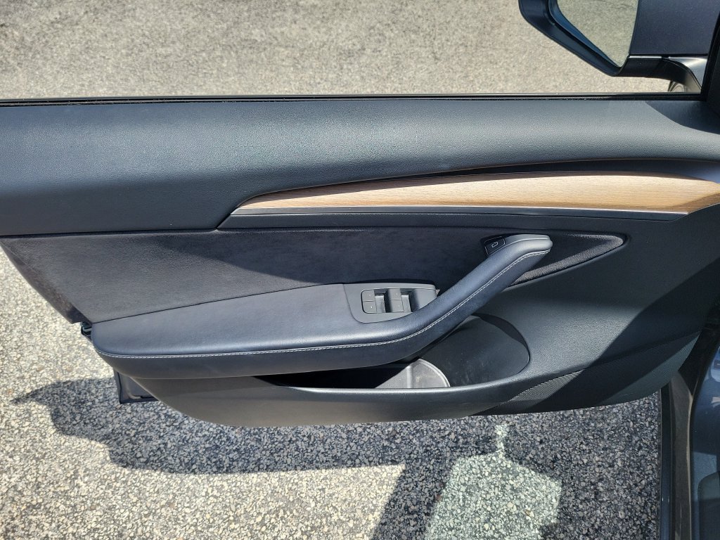 Used 2023 Tesla Model 3 Standard Range RWD image 12