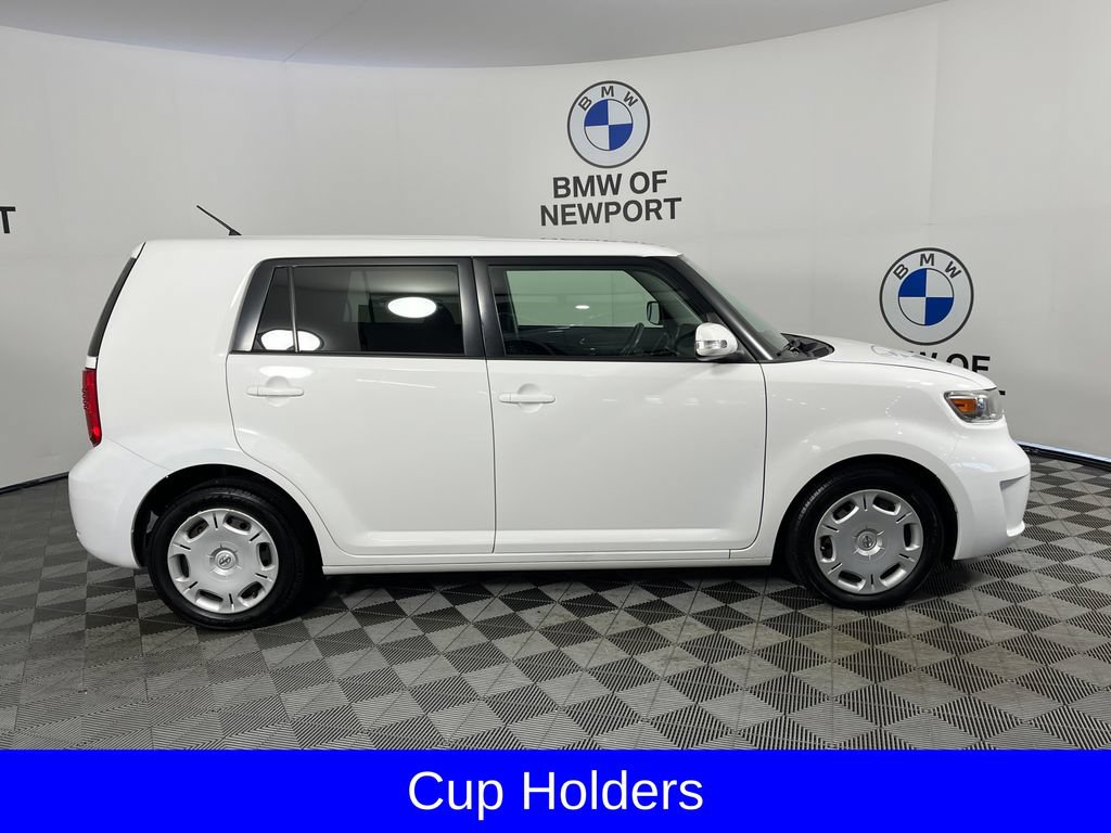 Used 2010 Scion xB FWD image 10