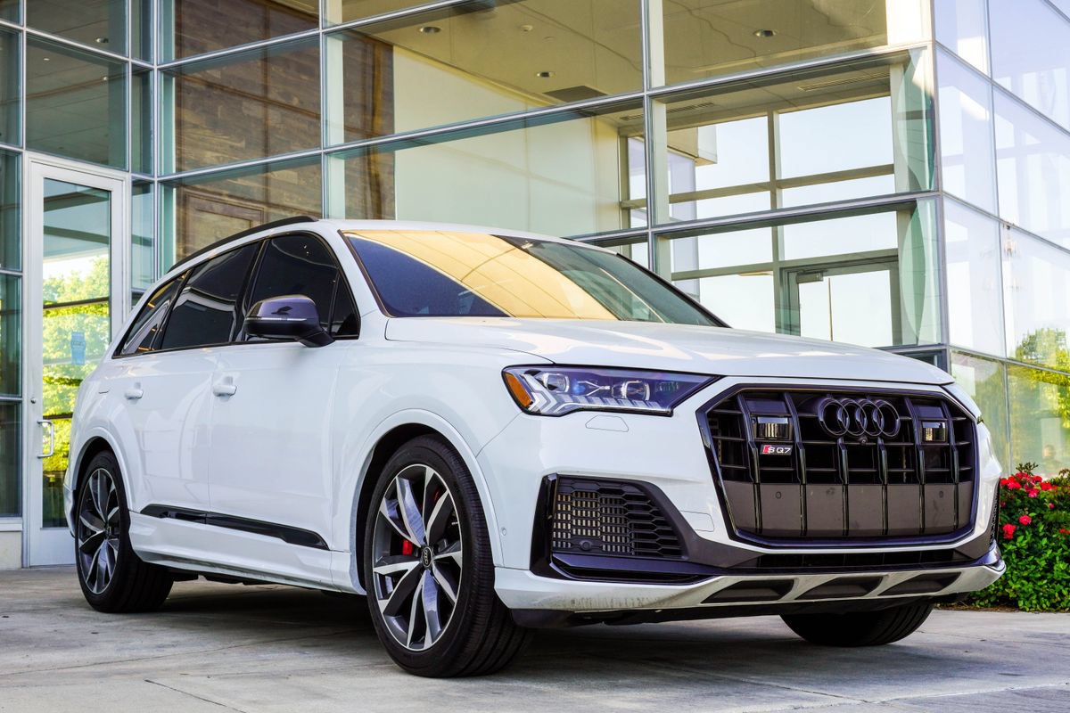 Used 2023 Audi SQ7 Prestige AWD/4WD image 5