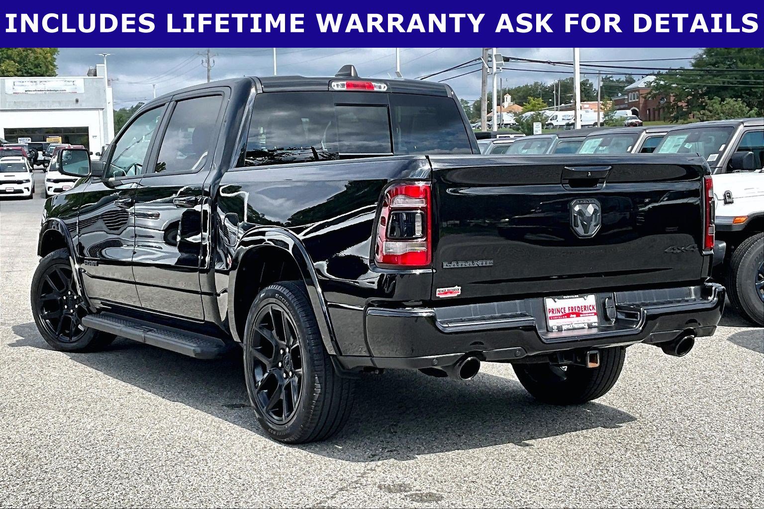 Used 2024 RAM 1500 Laramie AWD/4WD image 9