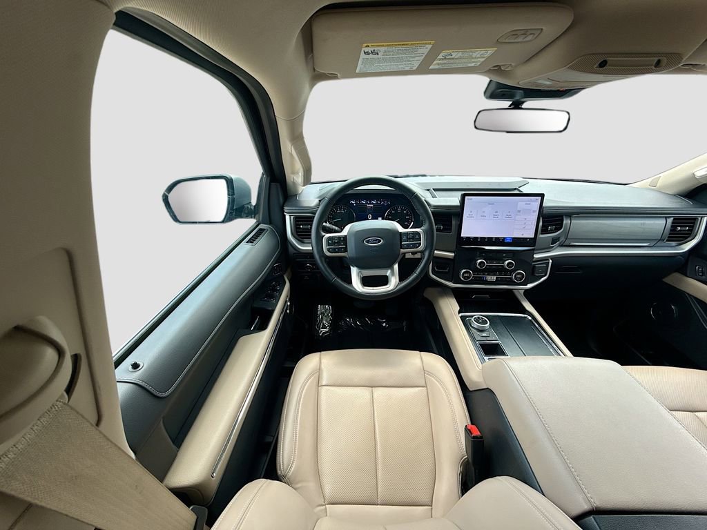 Used 2024 Ford Expedition XLT image 22