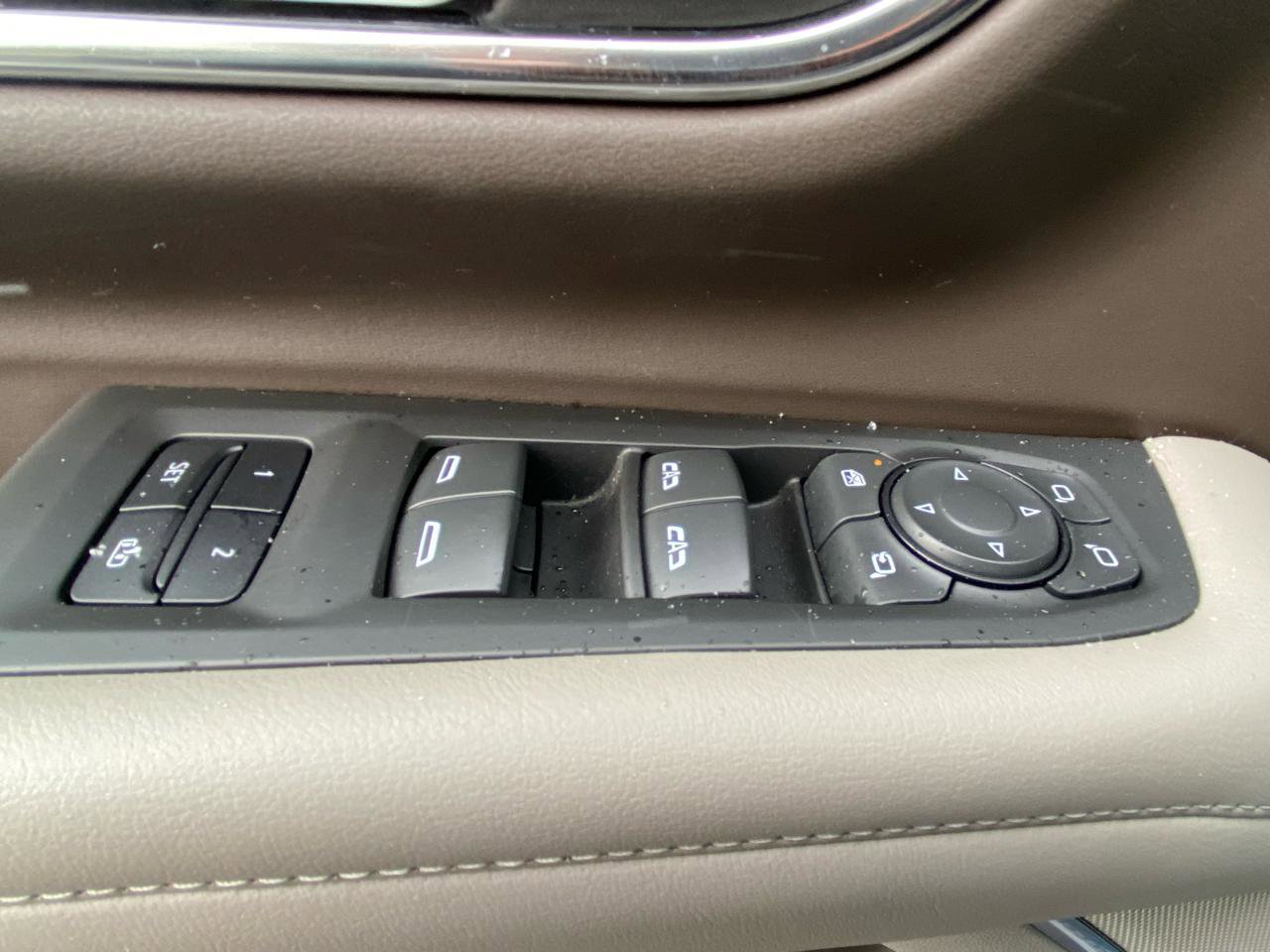 Used 2022 Chevrolet Suburban LT w/ Luxury Package image 24