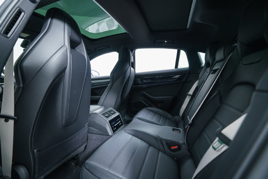 New 2026 Porsche Panamera 4 AWD/4WD image 40
