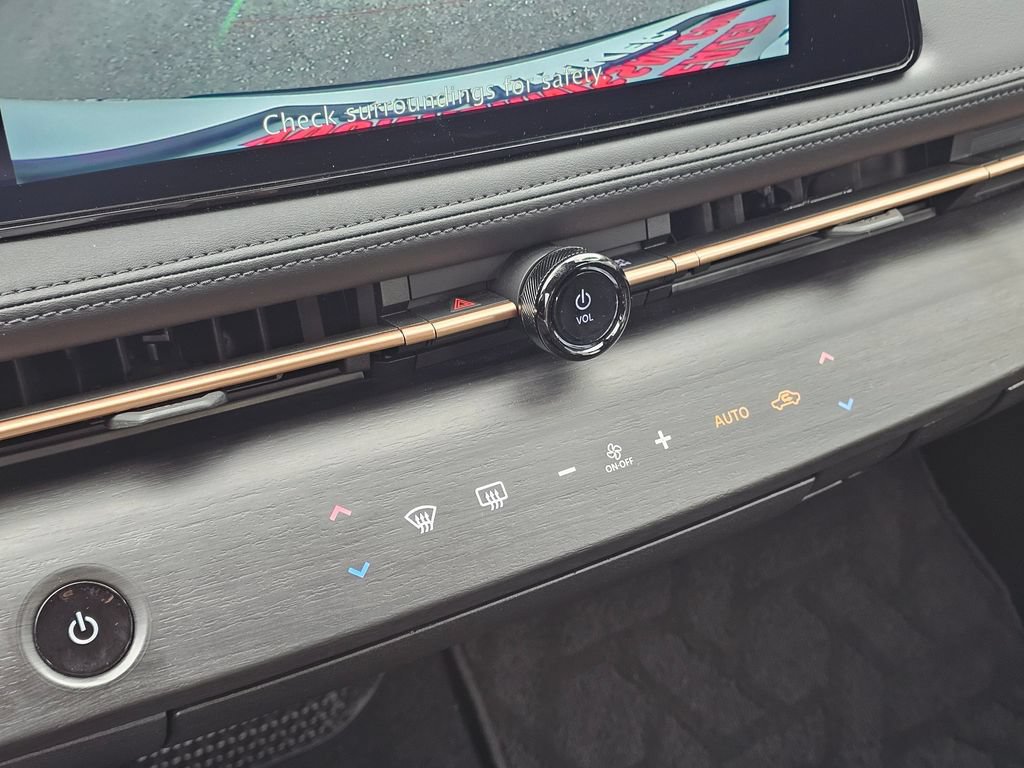 Used 2024 Nissan Ariya AWD image 31